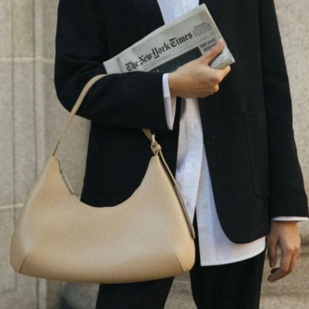 Black shoulder bag